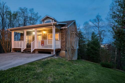 Sunset Passion - carbon neutral hotel in Pigeon Forge