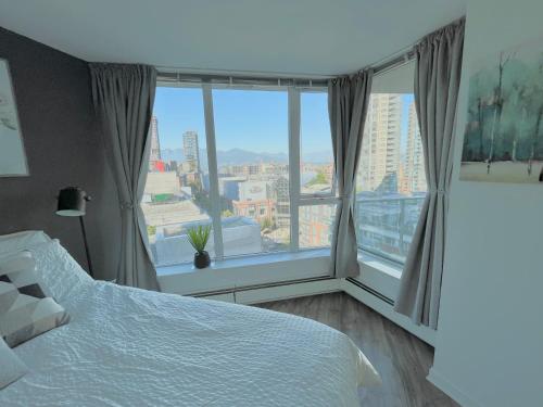 Downtown 4bd 2ba View Skytrain 2 Free Parking — 4-Star Luxury Hotel in Vancouver, Canada