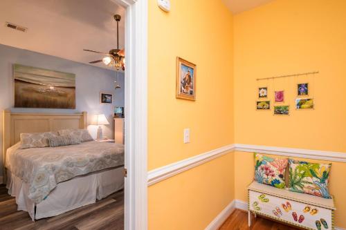 Woodlands Wonder by Oak Island Accommodations - photo 26