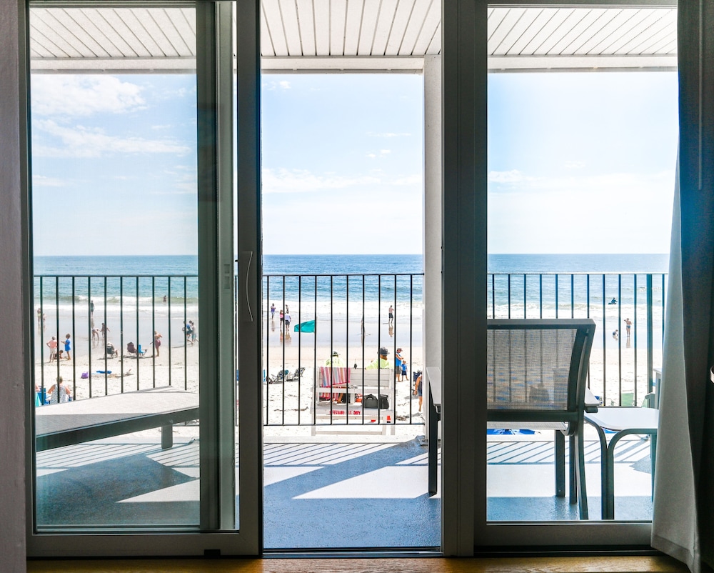 Atlantic Oceanfront Hotel - photo 50