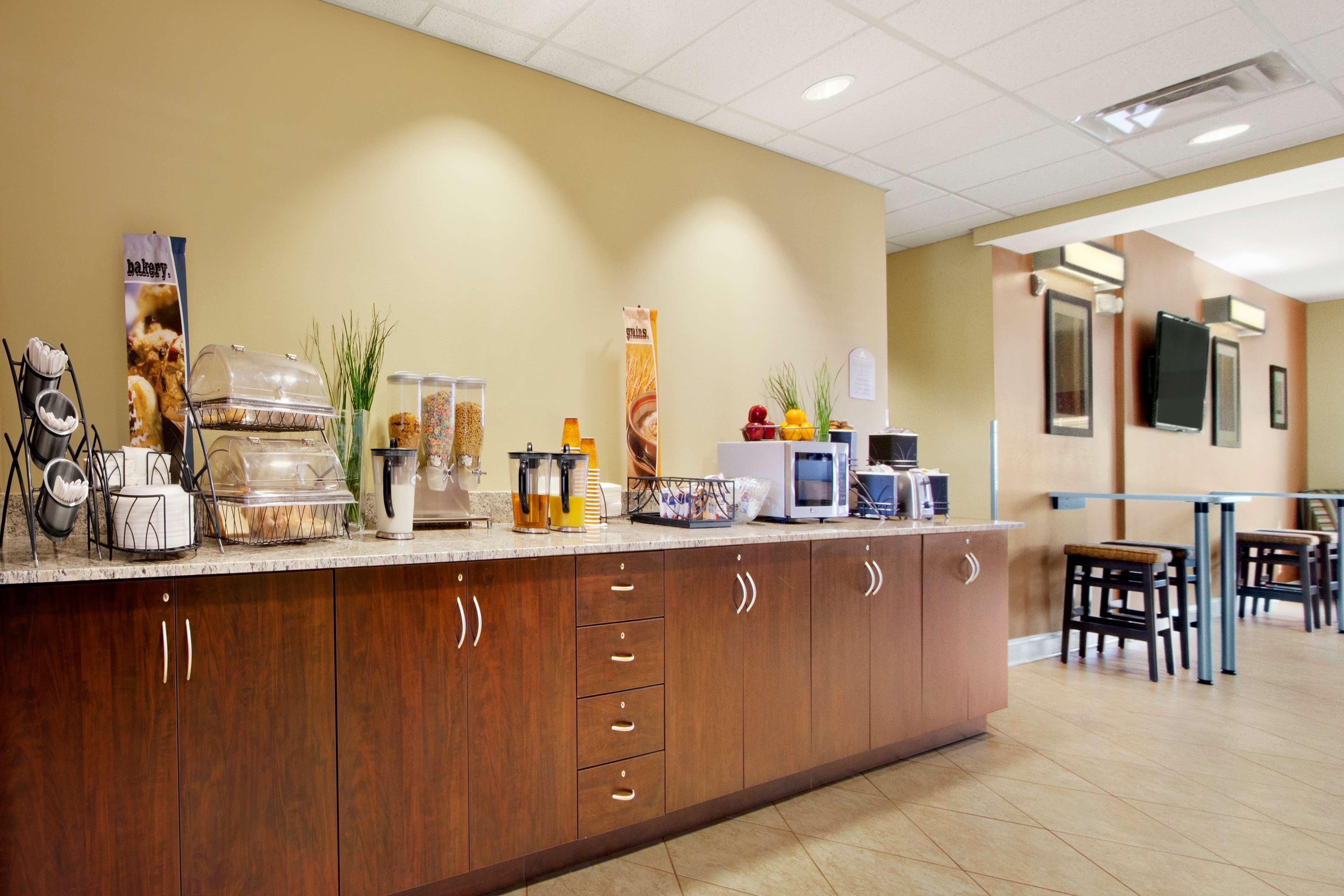 Microtel Inn & Suites by Wyndham Shelbyville - photo 12