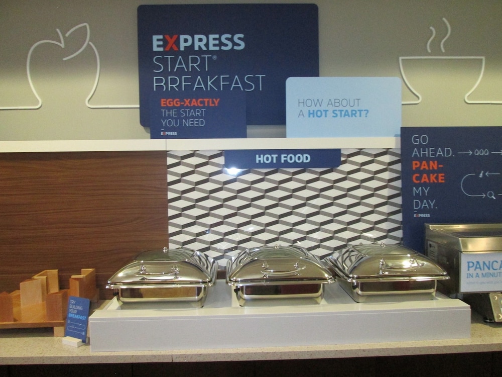 Holiday Inn Express Cloverdale by IHG - photo 60