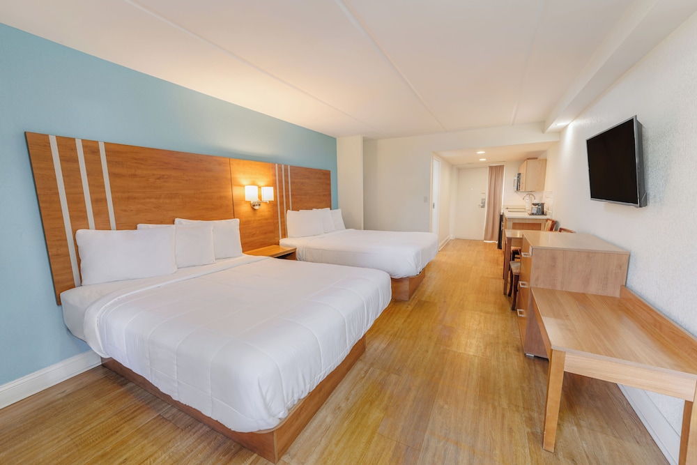 Dunes Inn & Suites - photo 5