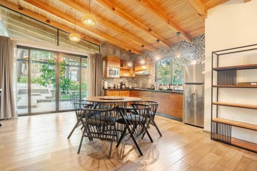 Cabaña de Lujo Para 4 Personas Dentro del Bosque in Mazamitla, Mexico