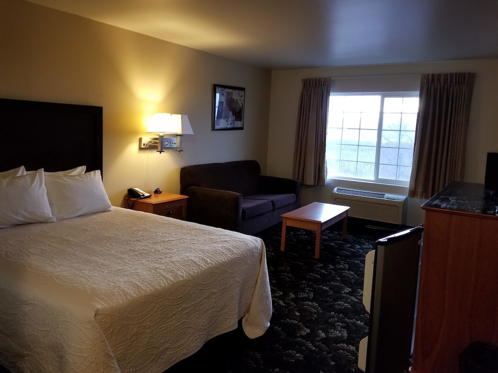 Grand View Inn & Suites - photo 10