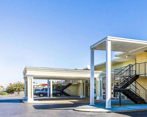 Econo Lodge — hotel in Millington