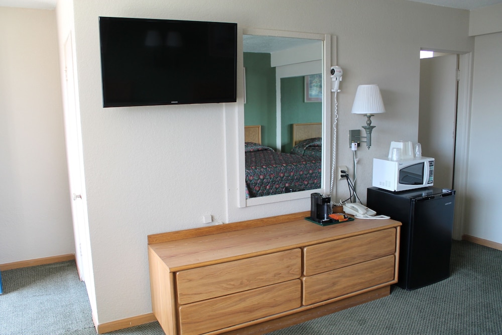 American Motor Inn - photo 8
