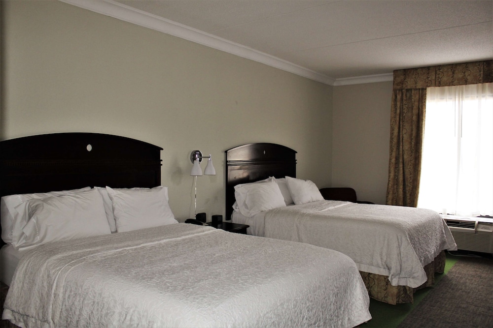 Hampton Inn Americus - photo 10