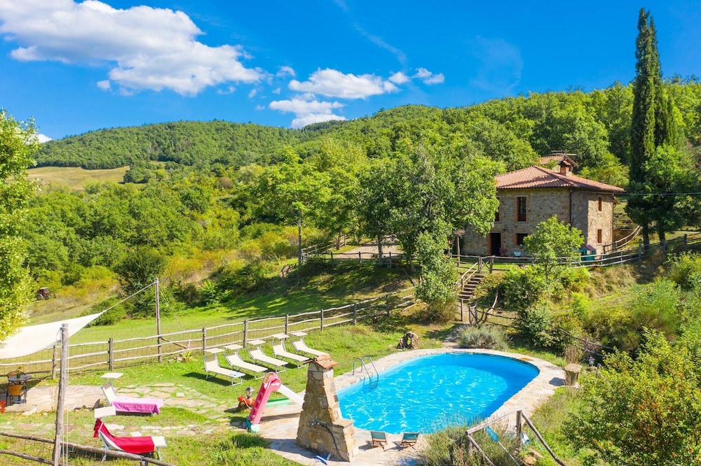 Villa Bellavista Large Private Pool Wifi 3122 — 4-Star Luxury Hotel in Ortignano Raggiolo, Italy