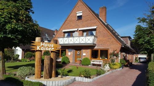 Haus Kaiser Appartement 3 Deichlust — 4-Star Luxury Hotel in Busum, Germany