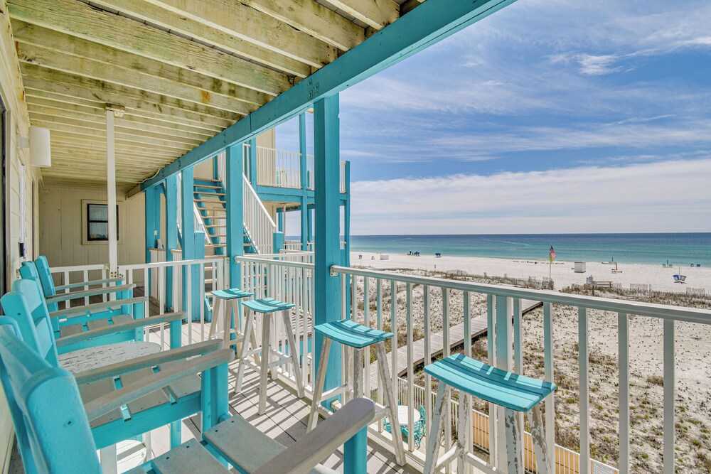 Oceanfront Gulf Shores Condo 2 Mi to The Hangout — 4-Star Luxury Hotel in Gulf Shores, United States