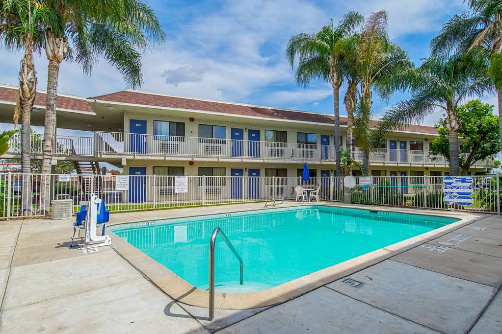 Motel 6 Bakersfield CA Airport - photo 9
