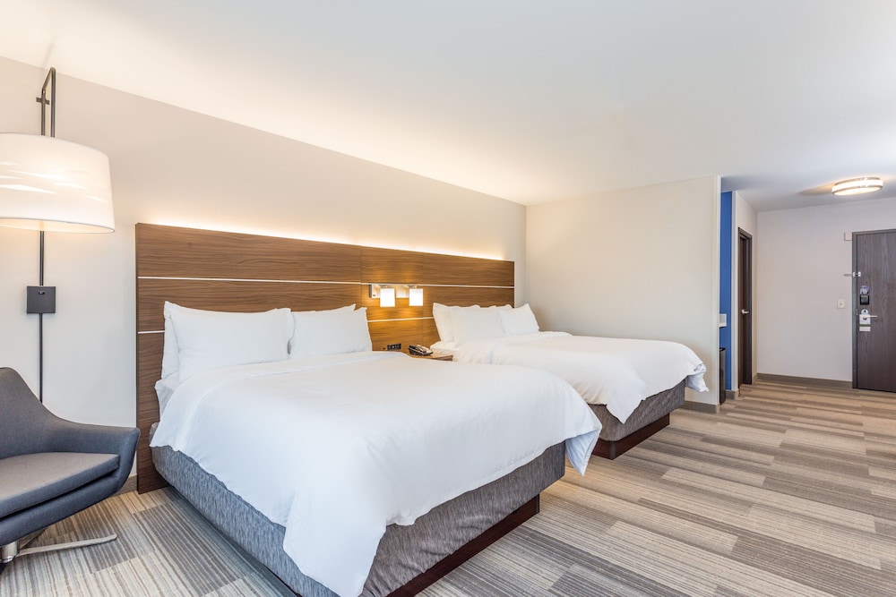 Holiday Inn Express & Suites Eau Claire North by IHG - photo 8