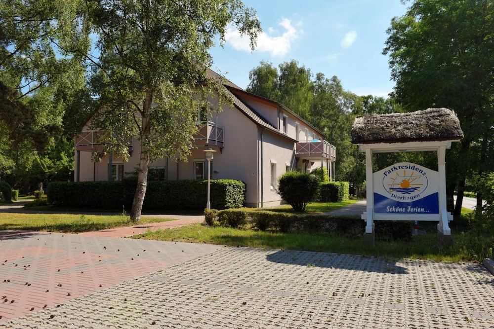 Parkresidenz Dierhagen — 4-Star Luxury Hotel in Ostseebad Dierhagen, Germany