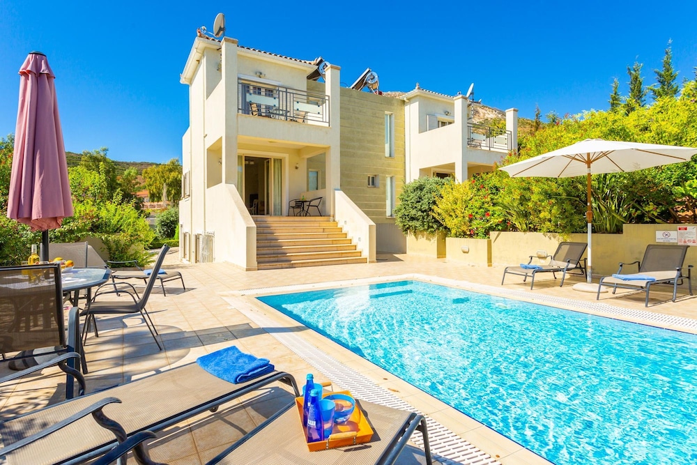 Villa Fedra Large Private Pool Walk to Beach A C Wifi Car Not Required Eco friendly 1878 — 4-Star Luxury Hotel in Kefalonia, Greece