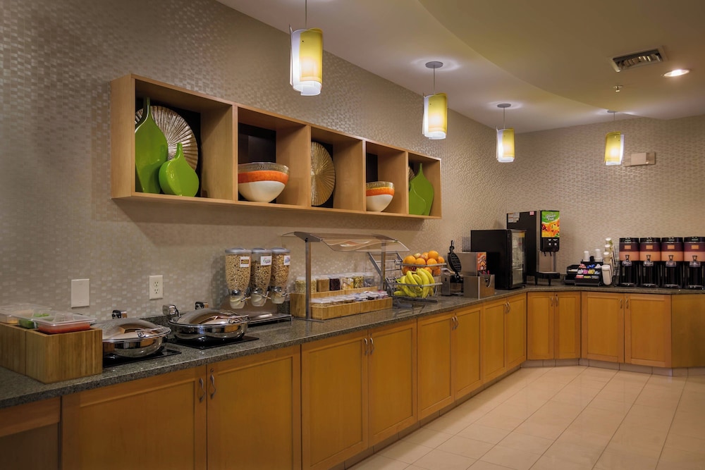 SpringHill Suites by Marriott St. Petersburg Clearwater - photo 13