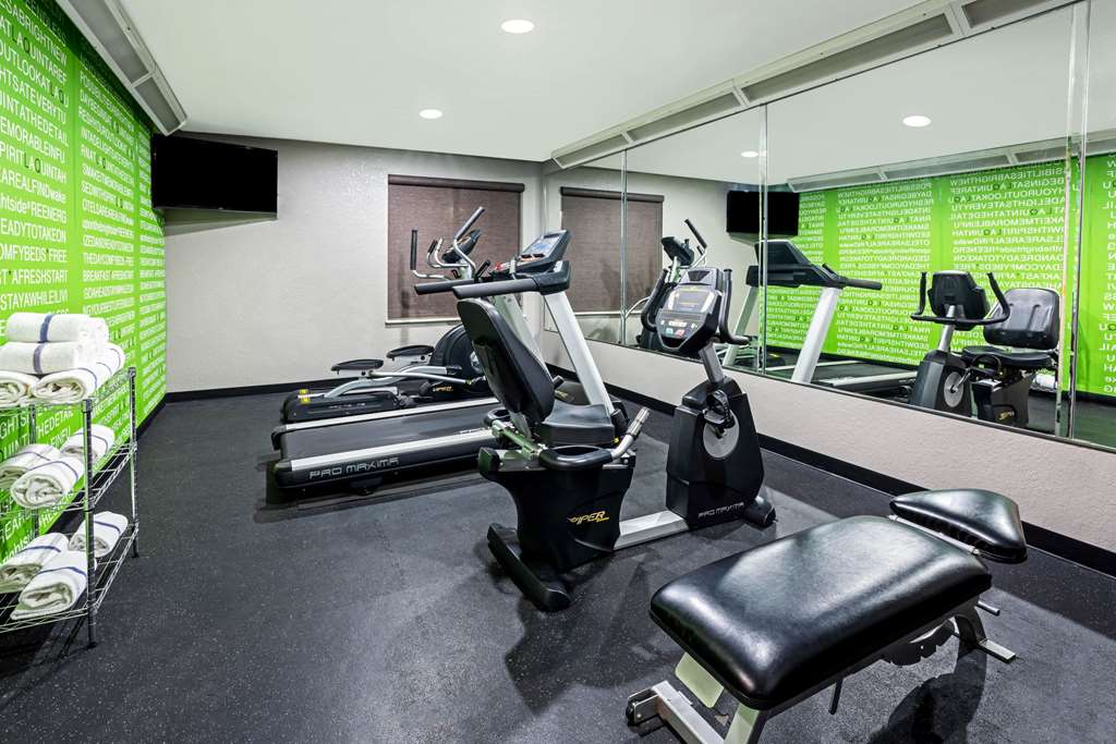 La Quinta Inn & Suites by Wyndham Conroe - photo 8