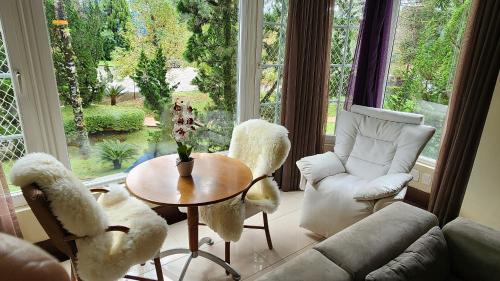 Fantástico Flat no Laje de Pedra Mountain Village — 4-Star Luxury Hotel in Canela, Brasil