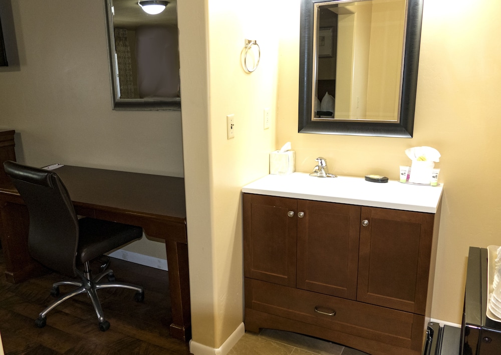 Abram Inn & Suites - photo 45