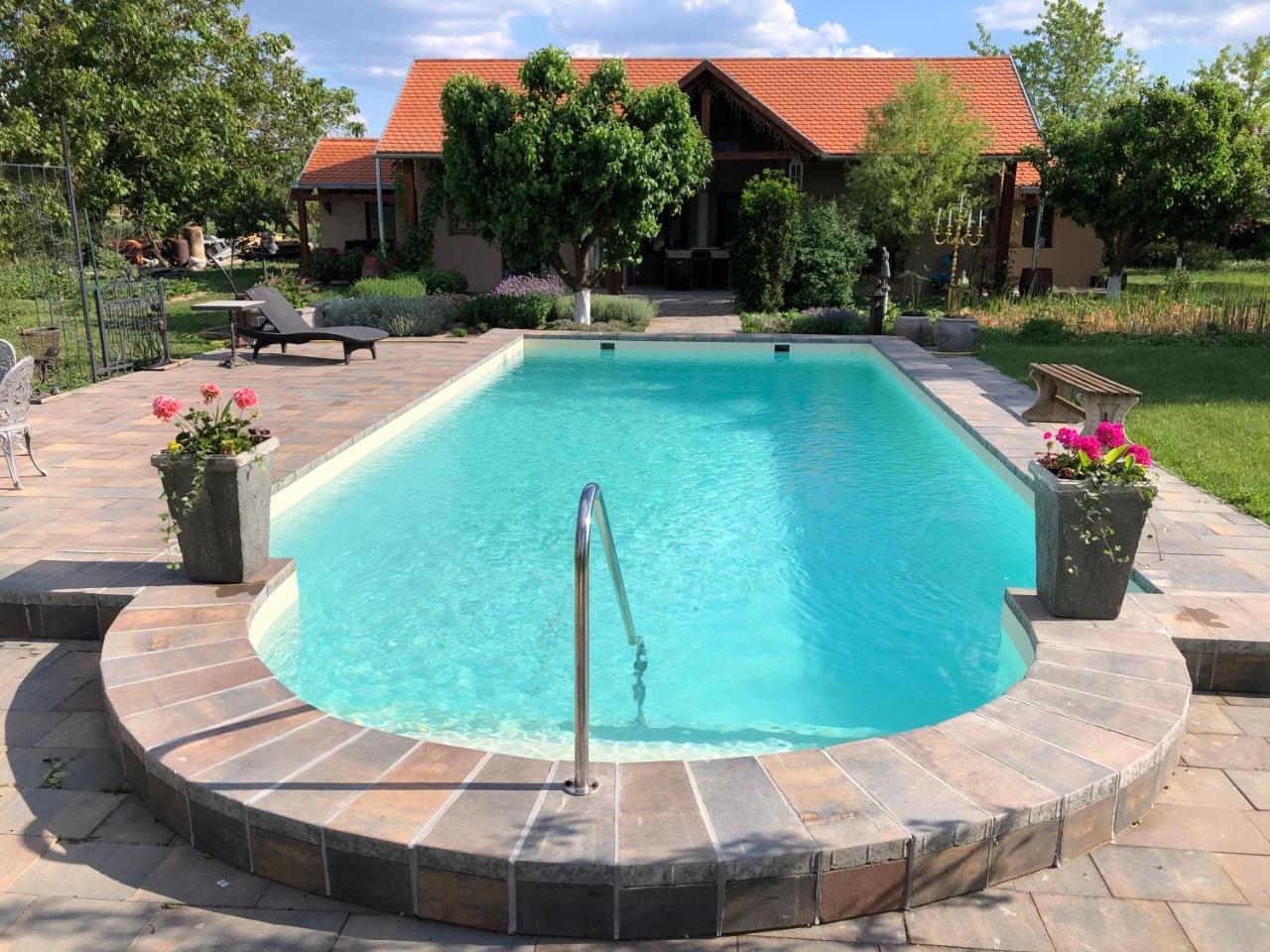 Patrimonium Wellness Apartments — 4-Star Luxury Hotel in Tiszaszentimre, Hungary