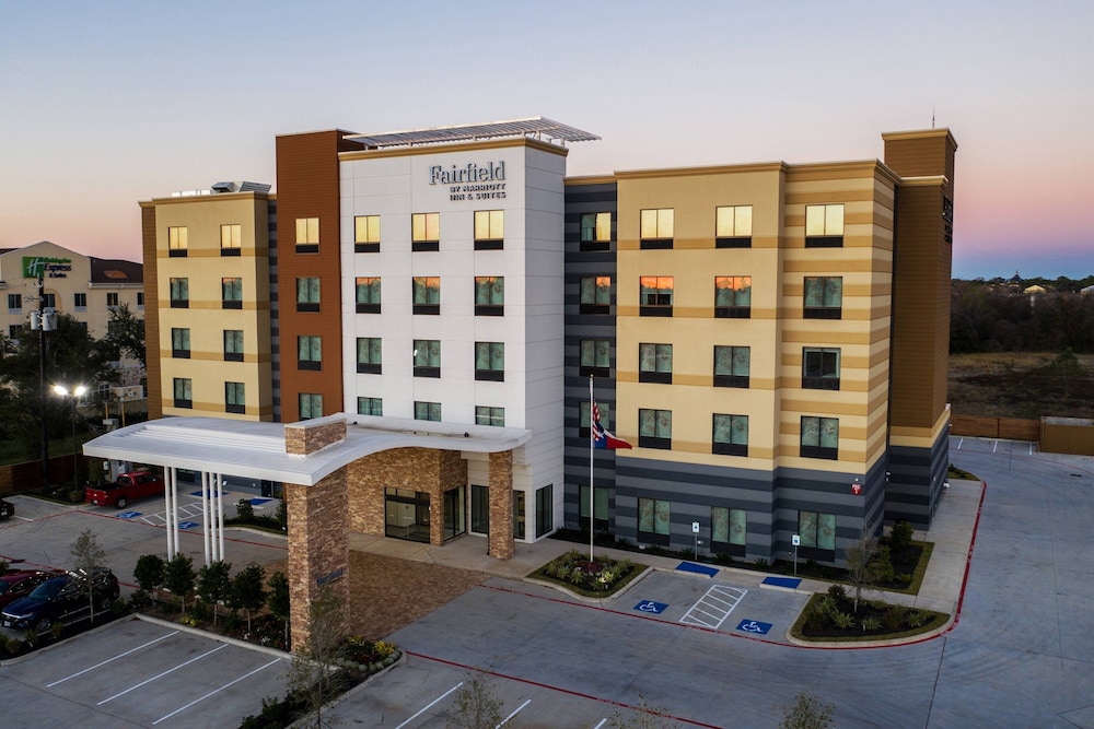 Fairfield Inn & Suites by Marriott Houston Brookhollow - photo 5