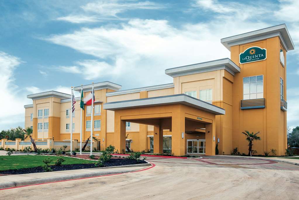 La Quinta Inn And Suites By Wyndham Cotulla — Cotulla