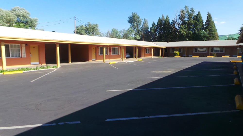 Relax Inn of Yreka - photo 34