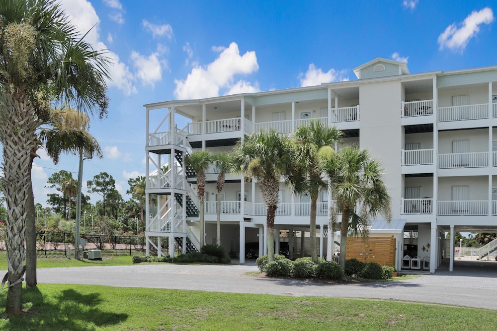 Dunes Club 1A by Pristine Properties Vacation Rentals — 4-Star Luxury Hotel in Port Saint Joe, United States