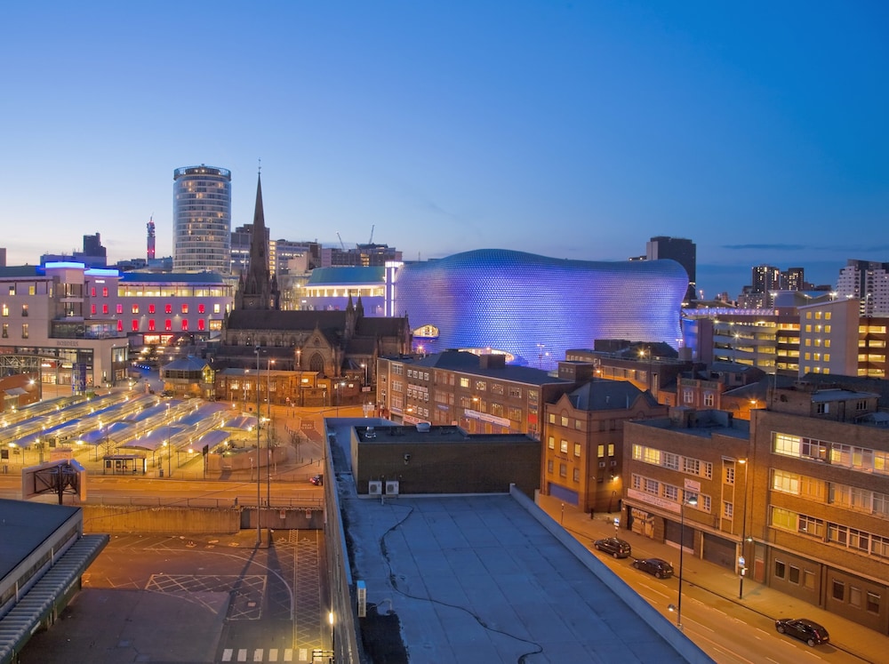 Tudors eSuites Two Bedroom House — 4-Star Luxury Hotel in Birmingham, United Kingdom