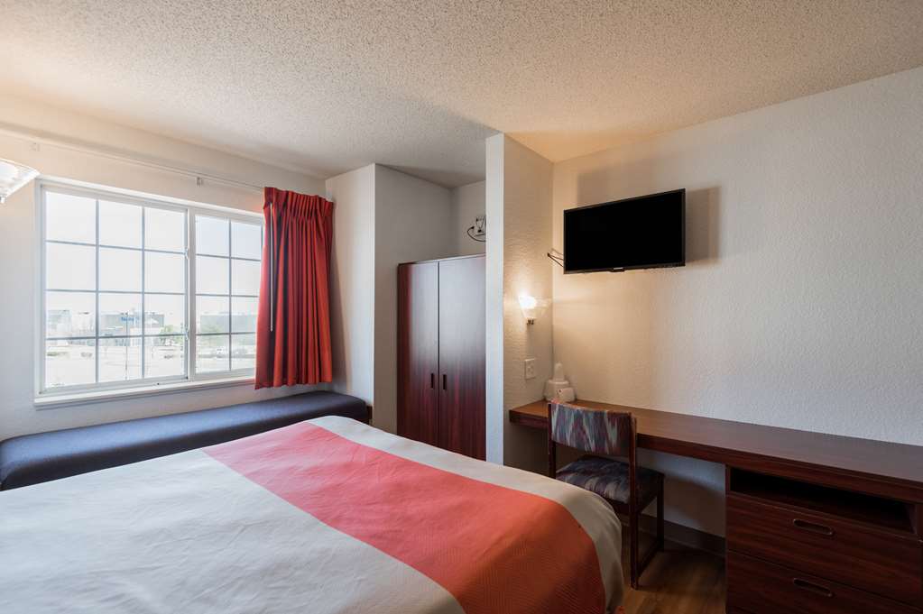 Motel 6 Olathe KS - photo 17