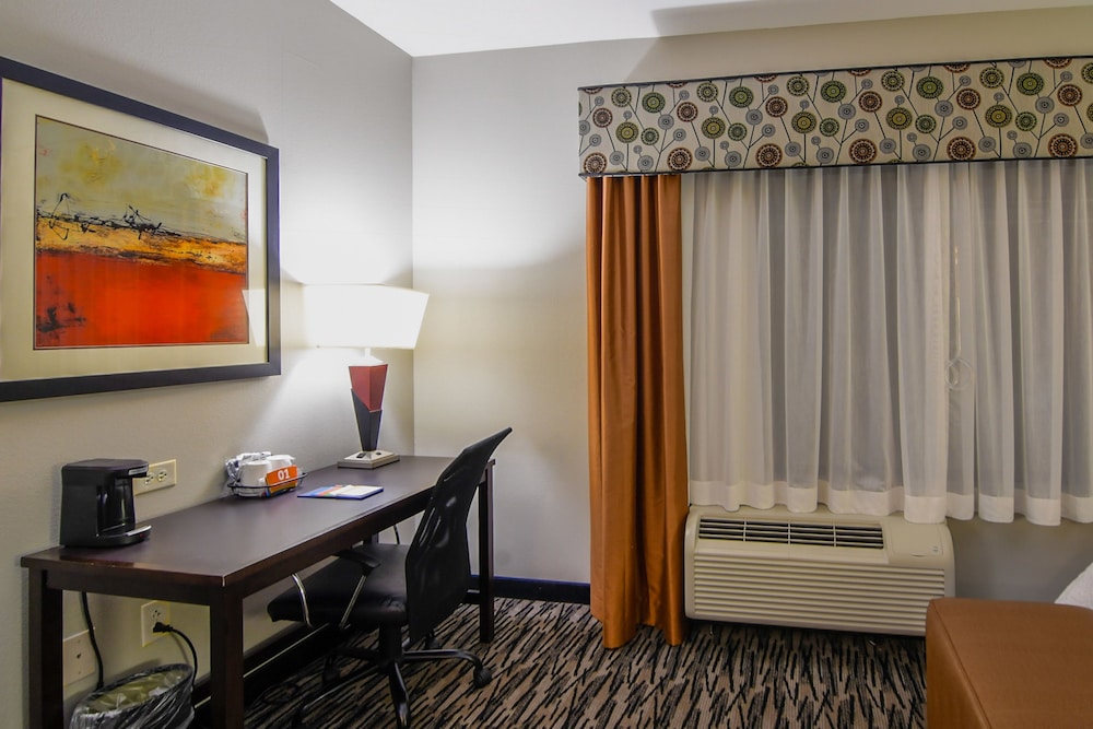 Hampton Inn Foley - photo 24