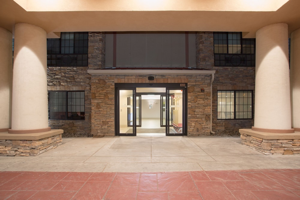 Holiday Inn Express Hotel & Suites Ft. Collins by IHG - photo 47