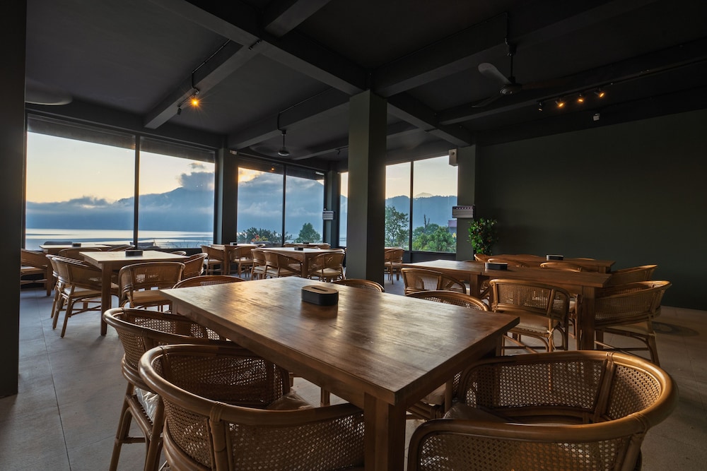 Tribhuwana Padma Lake Resort