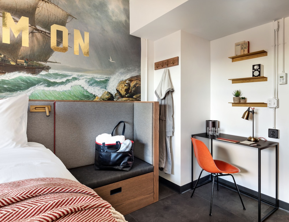 The Revolution Hotel - photo 34