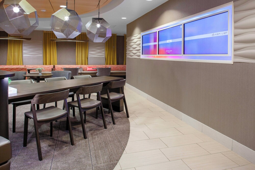 SpringHill Suites Cincinnati North Forest Park - photo 18