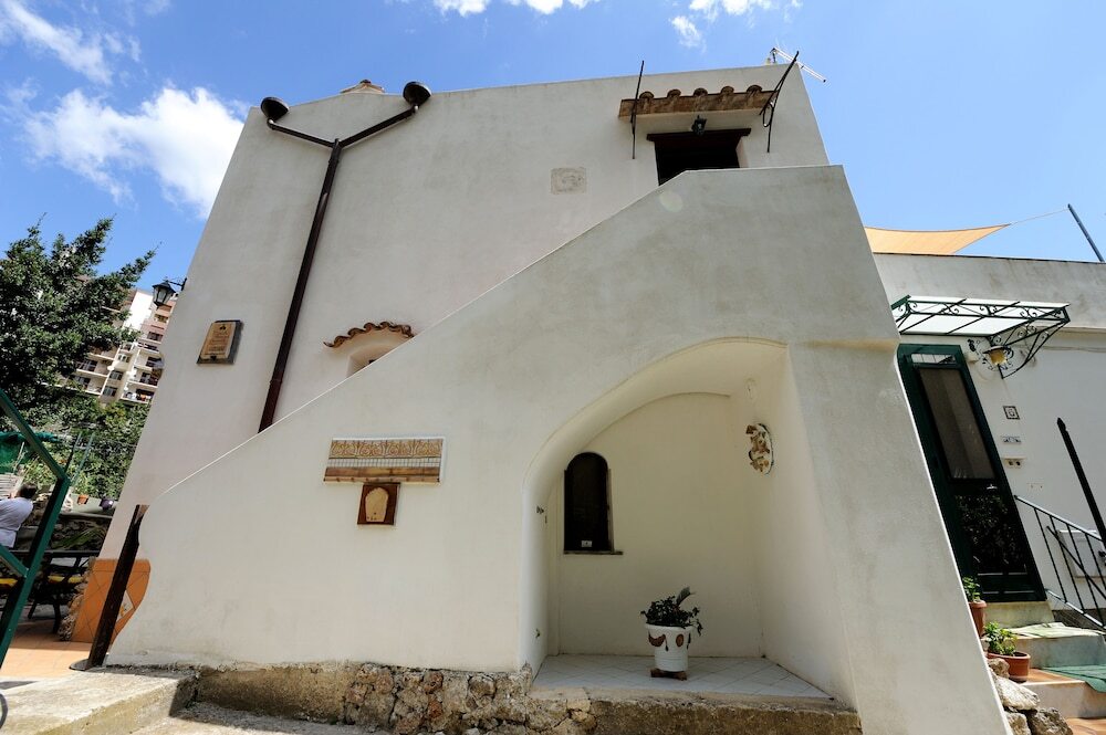 Tenuta Mamma Carmela in Amalfi, Italy