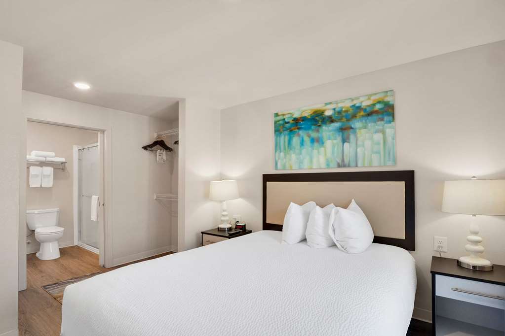 WaterWalk Extended Stay by Wyndham Charlotte Arrowood - photo 44