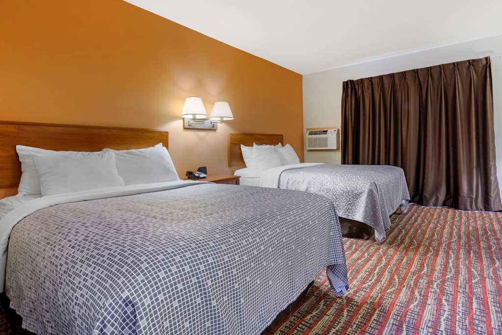 Econo Lodge Lakeview - photo 12