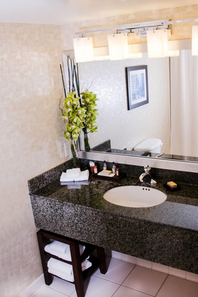 Marriott Milwaukee West - photo 11
