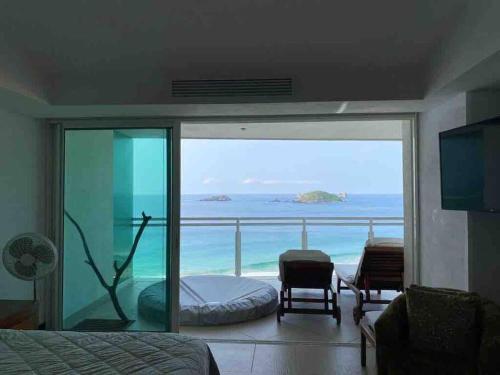 Relax and Enjoy — 4-Star Luxury Hotel in Ixtapa, Mexico