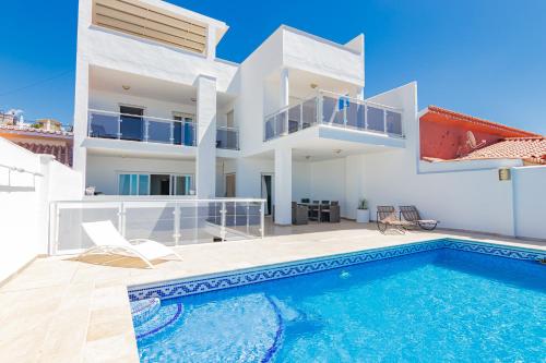 Casa Flores 047 — 4-Star Luxury Hotel in Velez-Malaga, Spain