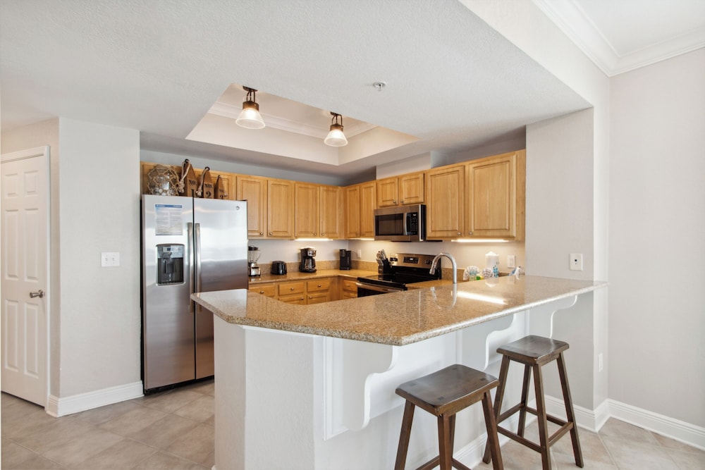 Crystal Tower Comfort Condos by Hosteeva - photo 41