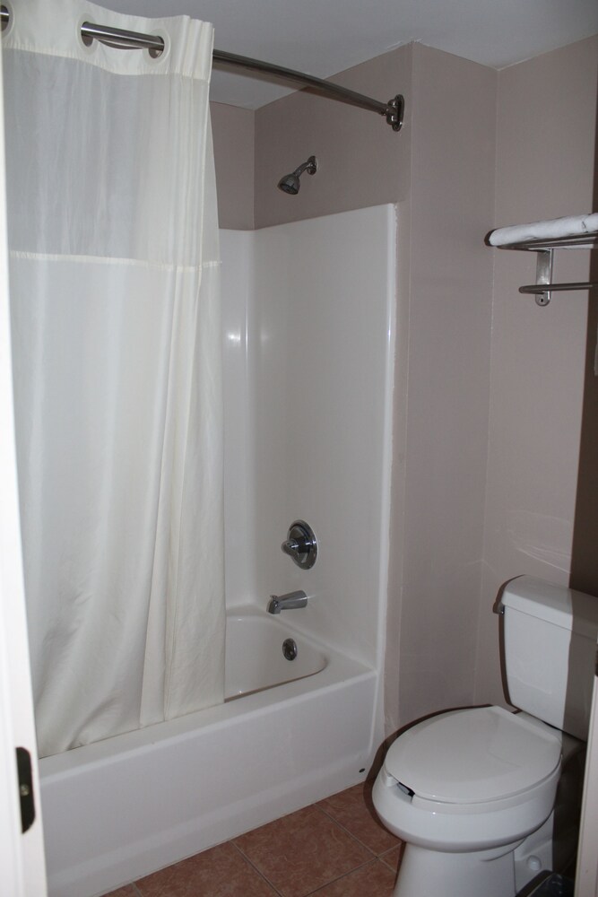 Carom Inn Denham Springs BatonRouge - photo 18