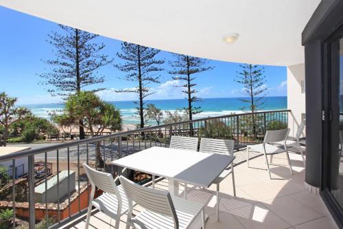 Unit 4 The Rocks — 4-Star Luxury Hotel in Coolum Beach, Australia