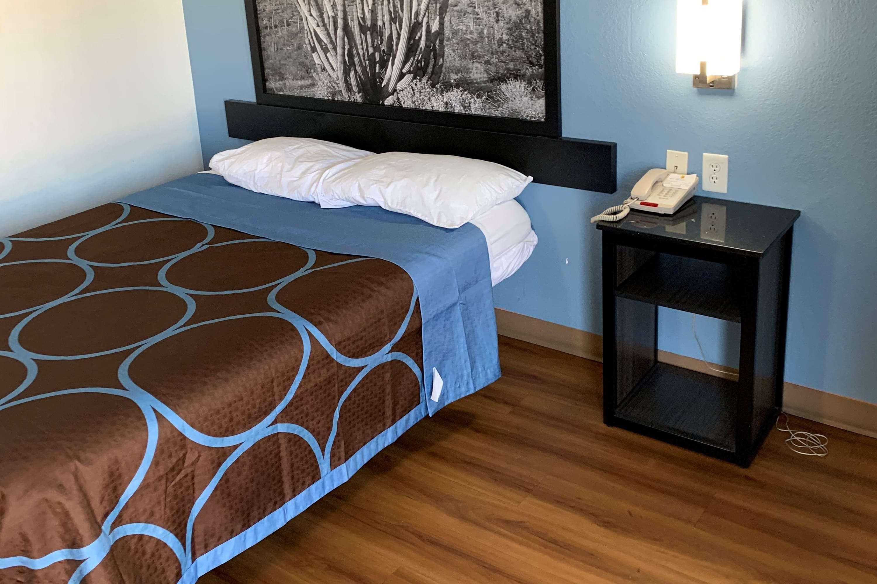 Super 8 by Wyndham Phoenix West - photo 4