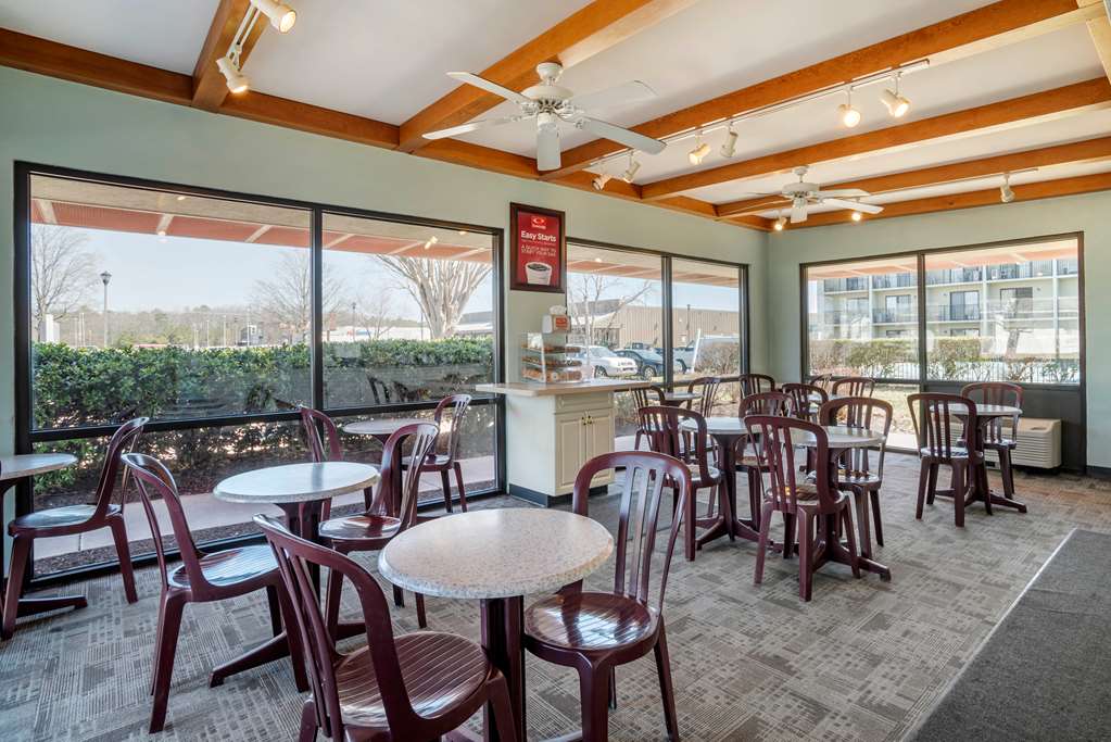 Econo Lodge Inn & Suites Rehoboth Beach - photo 35