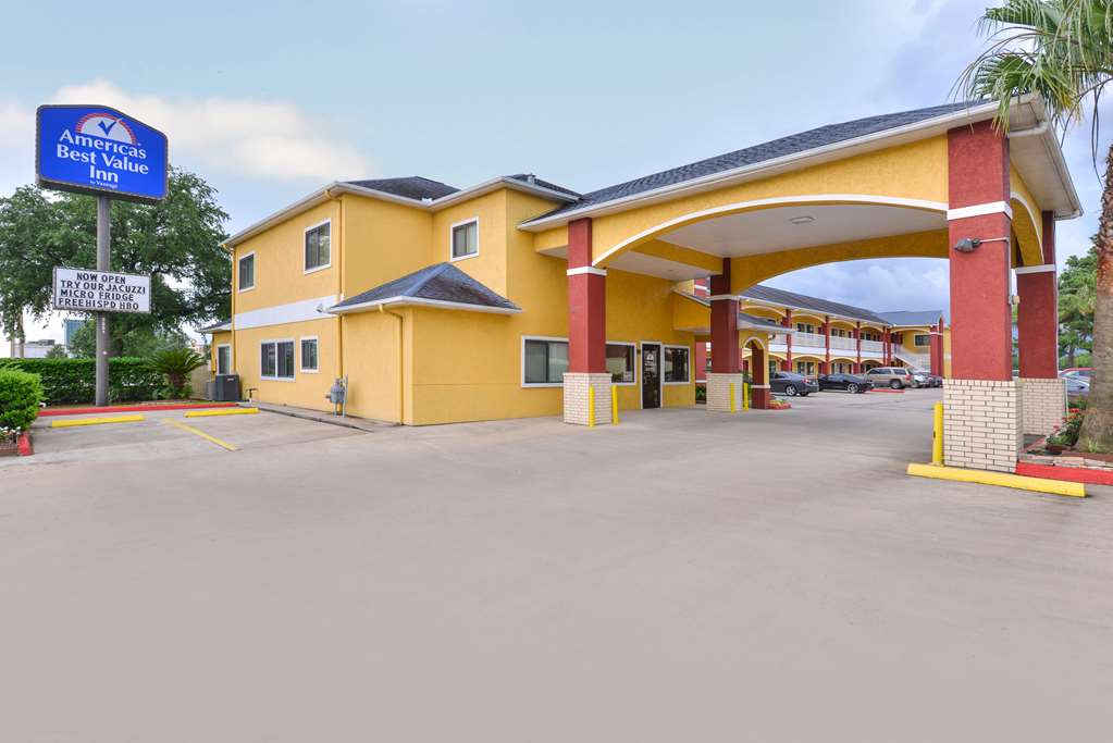 Americas Best Value Inn Baytown - carbon neutral hotel in Baytown