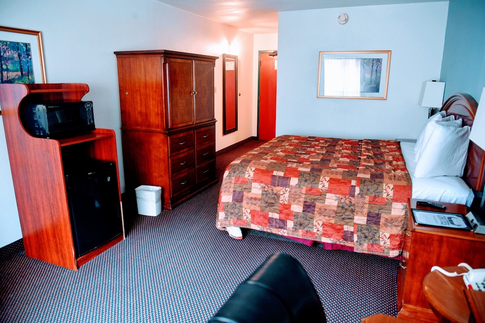 Douglas Inn & Conference Center - photo 17