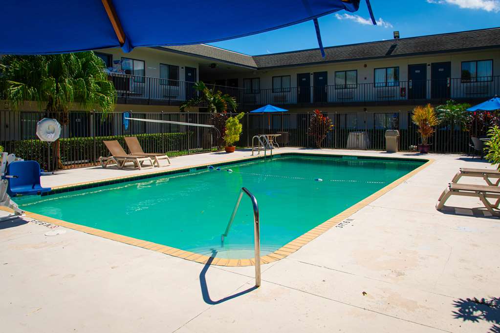 Motel 6 Lantana - photo 2