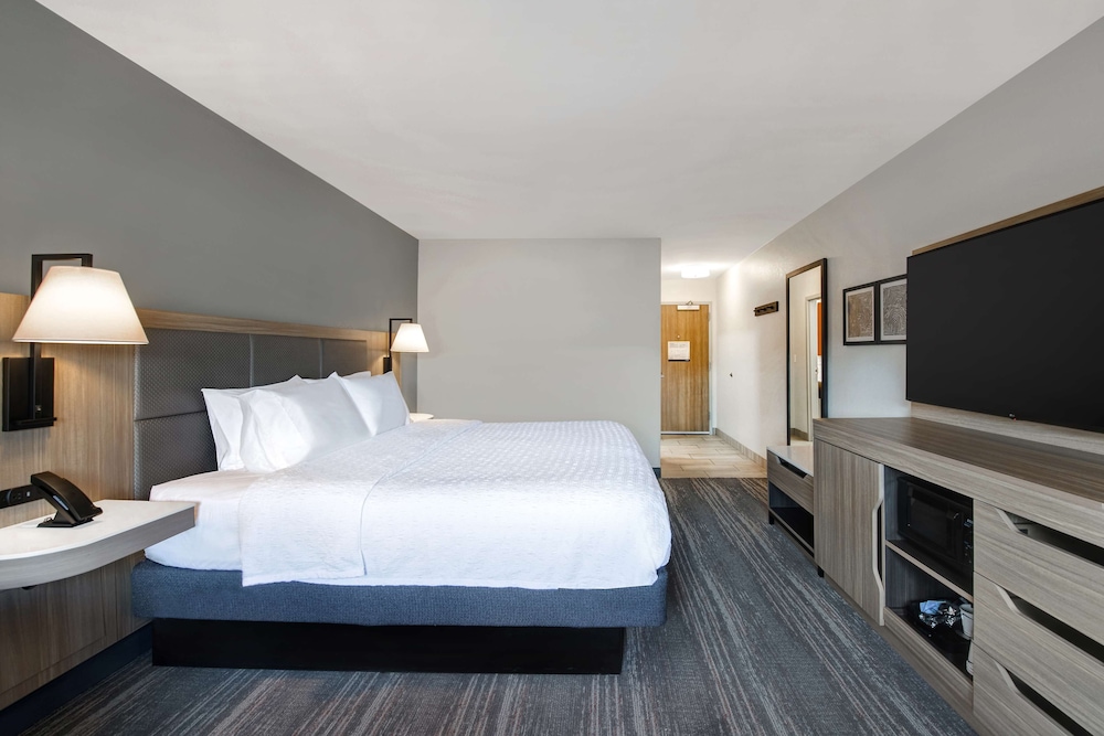 Hampton Inn Easley - photo 23